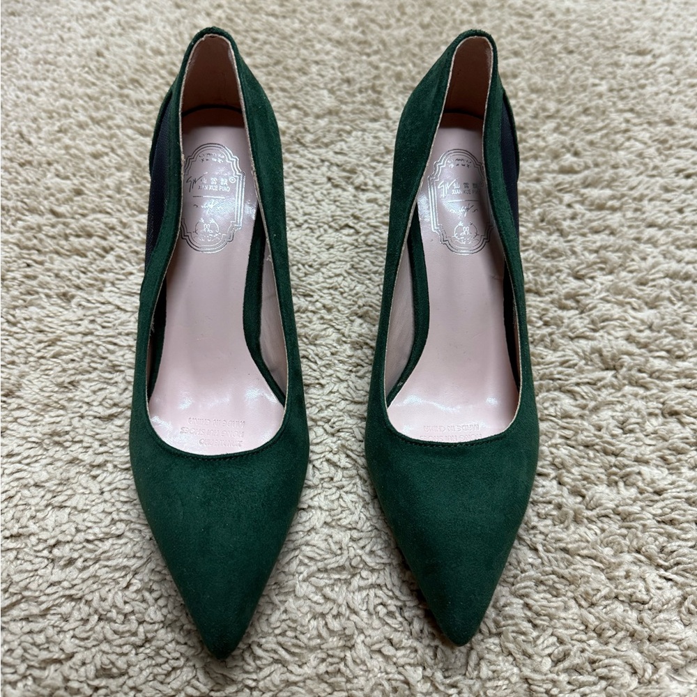 Elegant Green Suede Pumps